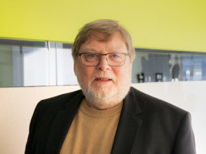 Dr. Jürgen Heydecke, Technical Director at Jauch Quartz